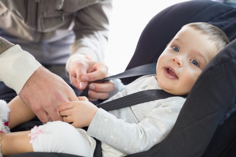 Viajar con tu bebé en coche – ¡Hay que organizarse bien!