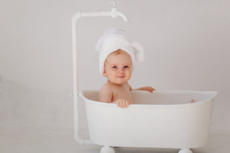 Our Baby’s First Bathtub – Sweet Moments